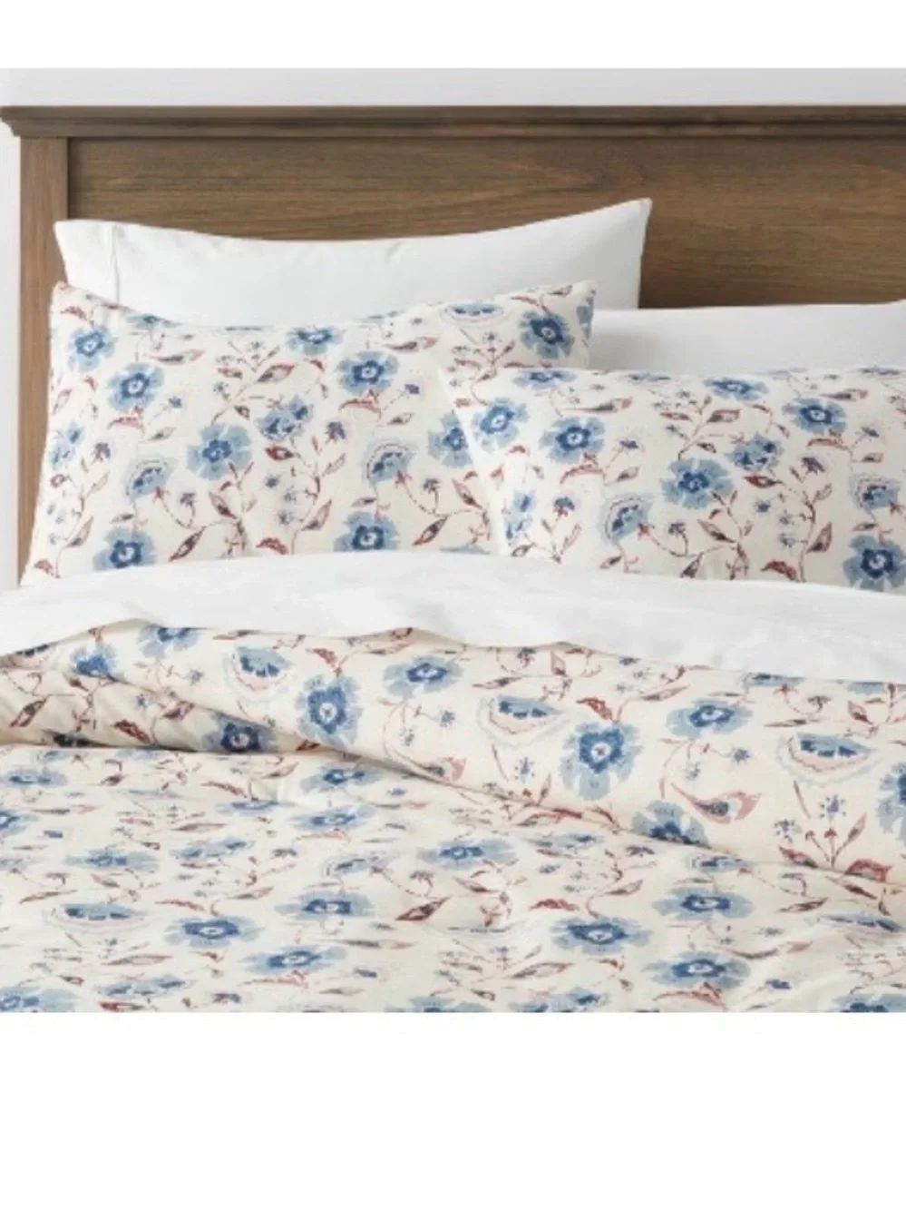 Full Queen Sized Threshold Cream and Blue Floral Comforter